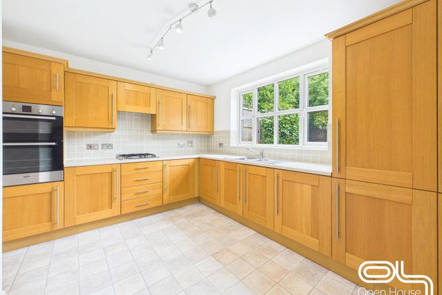 4, Petersfield Way, Crewe photo 3