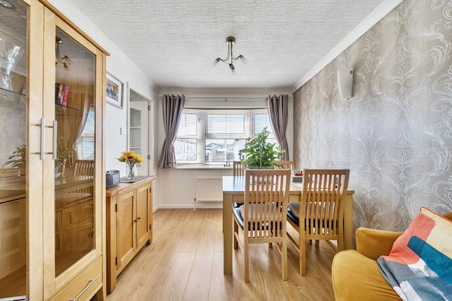 60 Oaktree Close, Bognor Regis photo 4