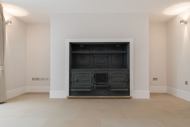 Flat 1, 66, Great Cumberland Place, London photo 3