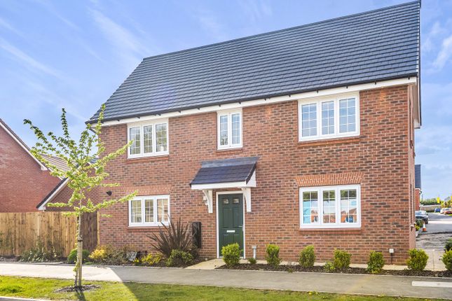 Thumbnail Detached house for sale in Pear Tree Way, Drakes Broughton, Pershore