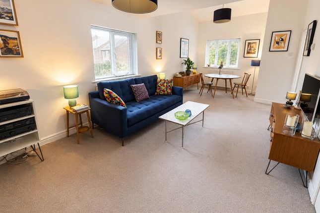 4, Birley Park, Didsbury photo 2