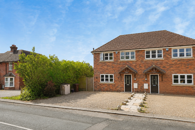 4b Brickfield Cottage, Kempes Corner, Wye photo 2