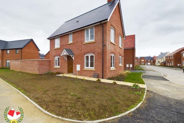 Detached house to rent in Brampton Square, Gloucester