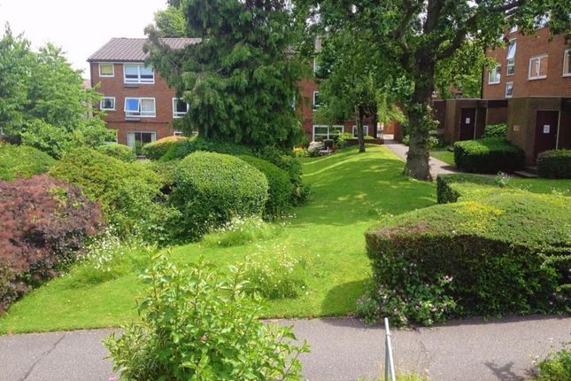 Flat for sale in Chepstow Rise, Surrey