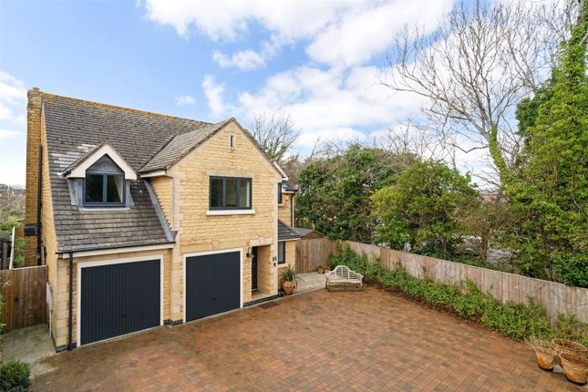 Detached house for sale in Mills Close, Broadway, Worcestershire