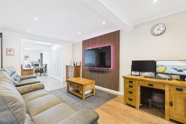 4, Bristol Avenue, Lancing photo 2