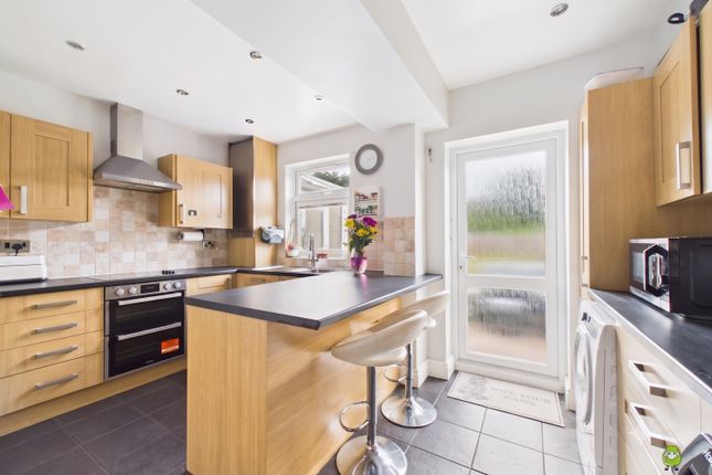 2, Berkeley Avenue, Bexleyheath photo 2