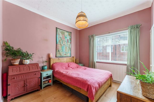 2, Brookside Terrace, Pontefract photo 4