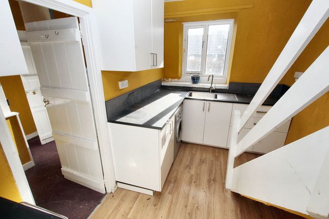13a Rochdale Road, Todmorden photo 3