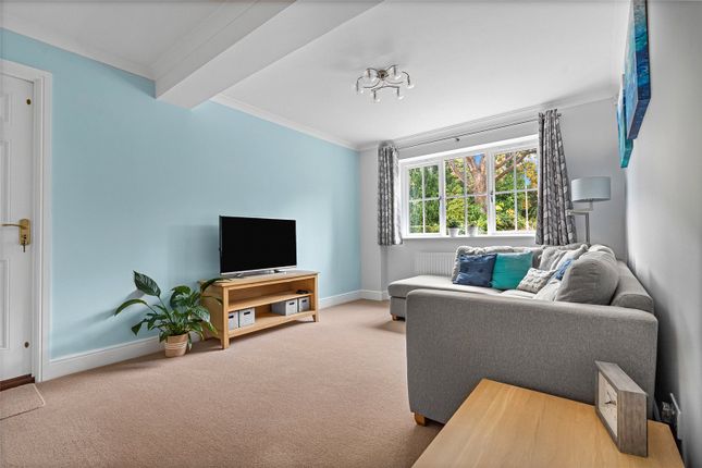 13, Lingfield Way, Hertfordshire photo 4