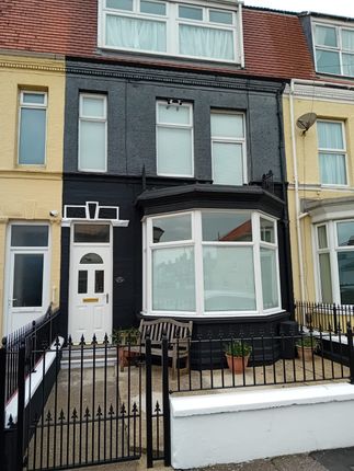 5-bed house on 30, North Denes Road, Great Yarmouth, £210,000