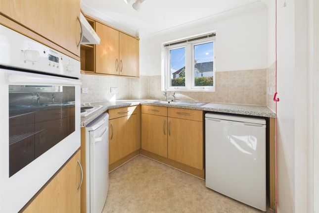 20, Sheppard Court, Chieveley Close, Tilehurst Reading photo 3