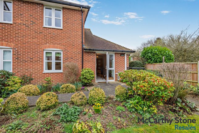 9 Stewart Court, High Street, Epping photo 2