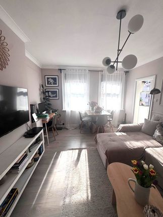 Flat B, 170, West Hendon Broadway, West Hendon photo 2