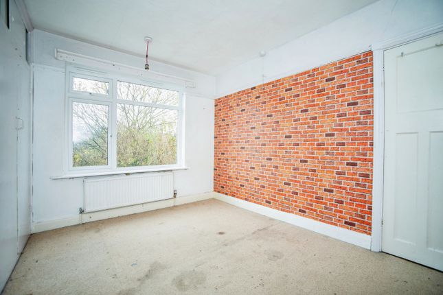 End terrace house for sale in Broom Hill Road, Rochester, Kent