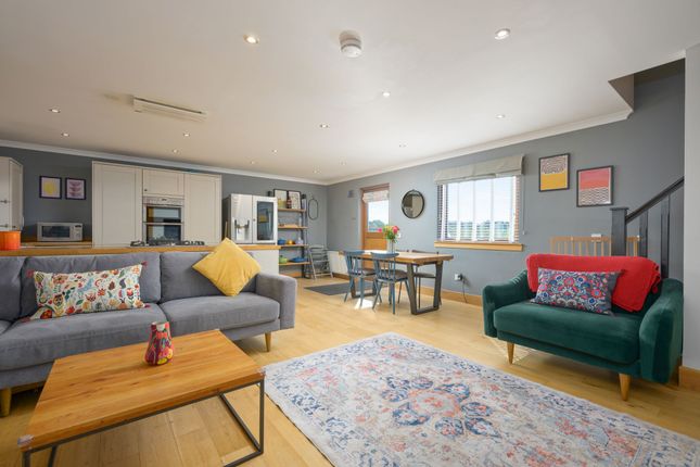 16 Whiteside Farm Lane, Bathgate photo 4