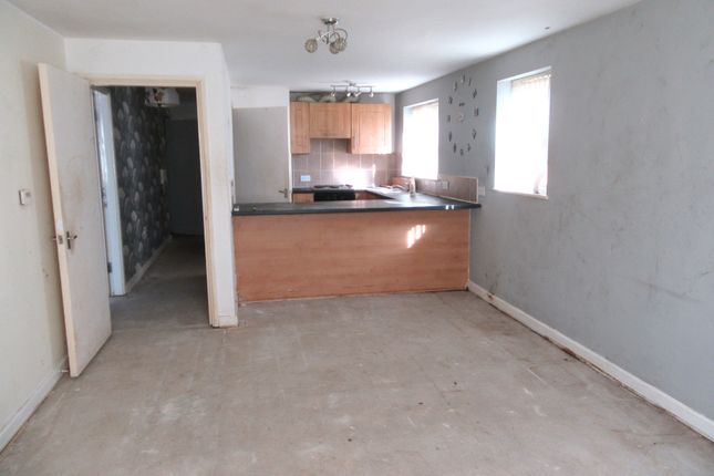 wallace-court-wallace-drive-huyton-liverpool-l36-2-bedroom-flat-for