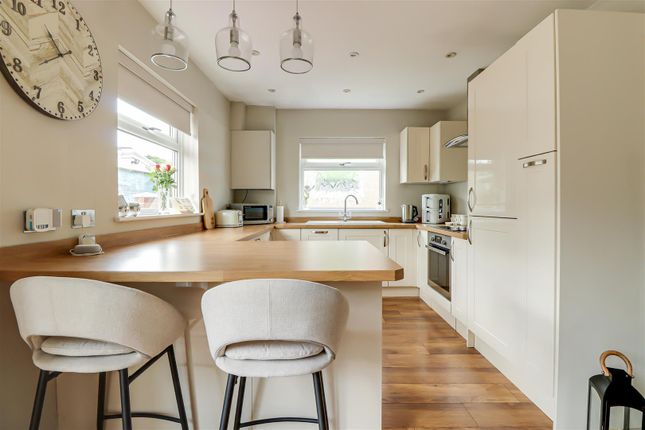 76, Bohemia Chase, Leigh-on-Sea photo 4