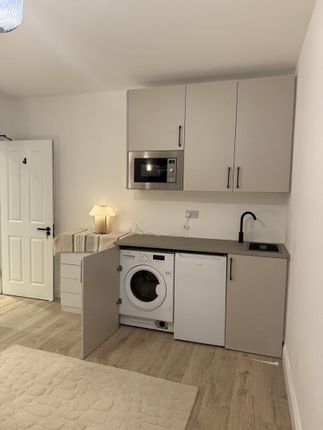 5D, 3, Madeley Road, Ealing photo 2