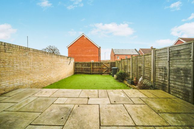 28, Walne Close, Woodbridge photo 2