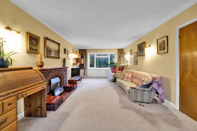 7, The Meadows, Flackwell Heath photo 2