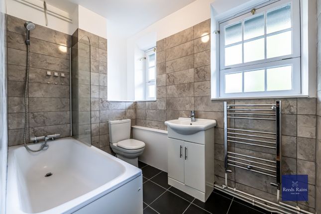 Flat for sale in Lambeth Walk, London