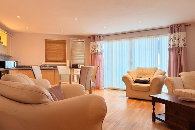 Flat 1, Cwrt Mary Welch, Pentre Doc Y Gogledd, Llanelli photo 3
