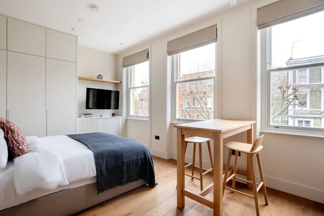 Thumbnail Studio to rent in Earls Court, London