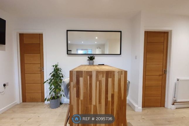 Thumbnail Room to rent in Cemetery Road, London