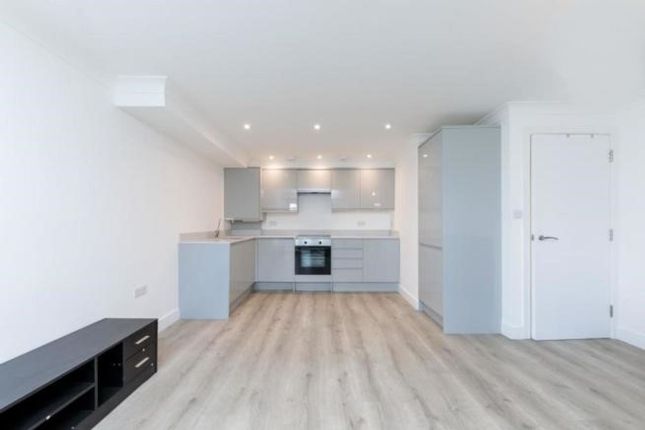 Thumbnail Flat to rent in Vallance Road, Unze Court