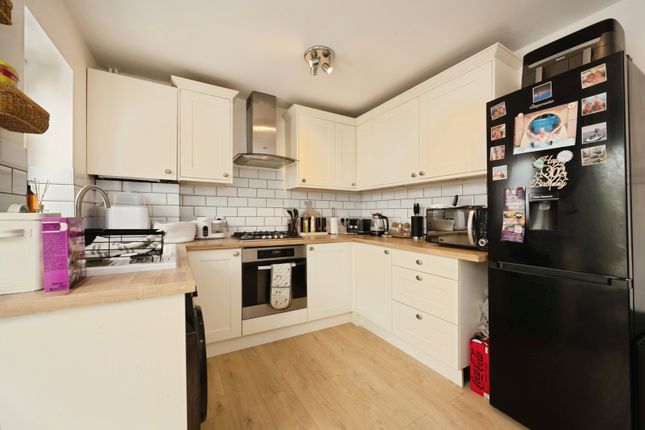 19, Weavers Green, Bedfordshire photo 4