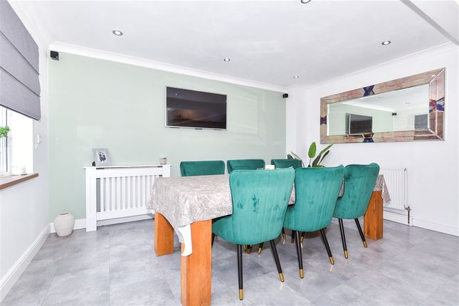 Hanson Drive, Maidstone photo 4