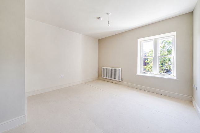 Castle- Apartment 4,, Ellis Close, Hampshire photo 4