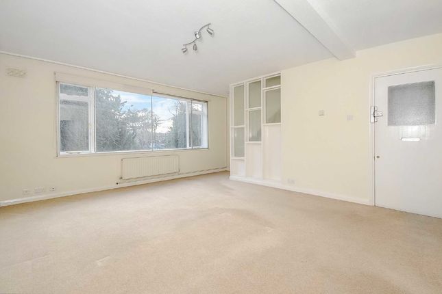 Flat to rent in Thurlow Park Road, London