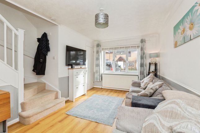 17, Westfield, Aylesbury photo 2