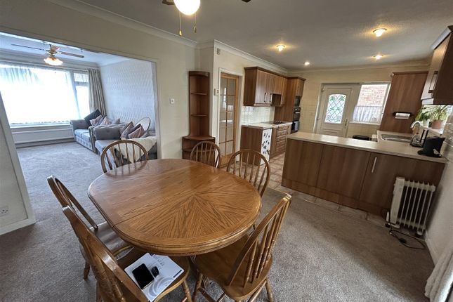 21, Greenacre Park, Brough photo 3