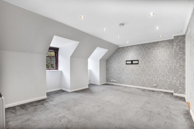 5 Theatre Court 45A South Street, Epsom photo 3