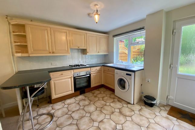 77, Poplar Close, Bath photo 3