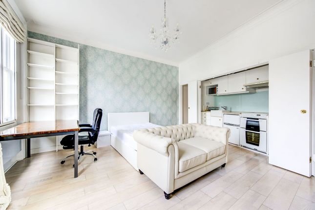 Gloucester Road, South Kensington photo 4