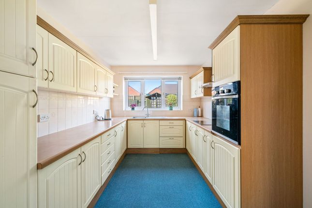 4 Adams Way, Gainsborough photo 4