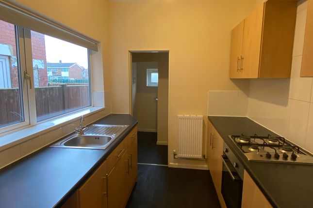 33, Doncaster photo 2
