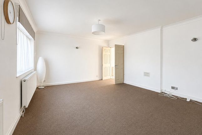 142 Putnoe Lane, Bedford photo 2