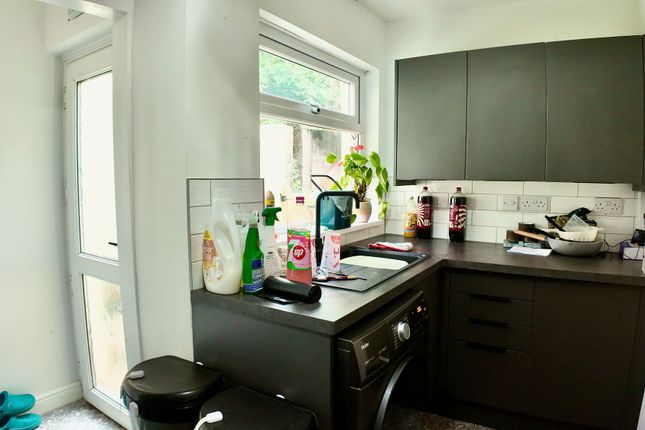 2 Oak Cottages, Abertillery photo 3