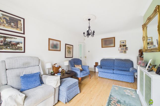 7, Redleaf Close, Belvedere photo 3
