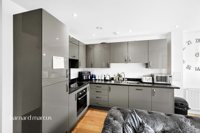 Flat 27, 2, Amelia Street, London photo 4