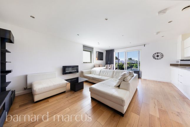 Flat for sale in Sanderstead Road, Sanderstead, South Croydon