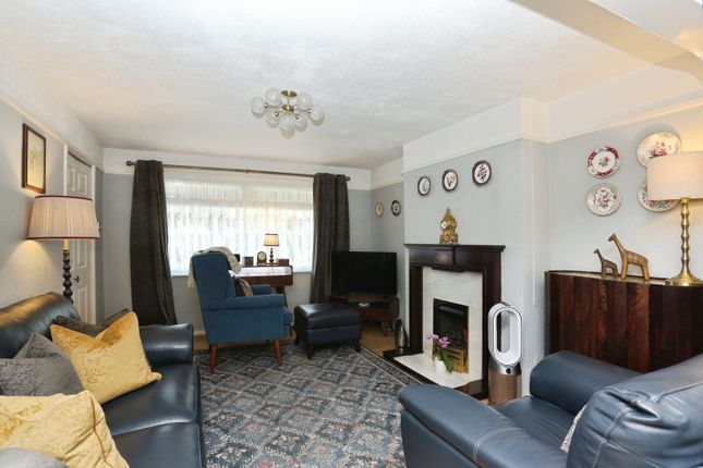 72, Horsley Drive, Croydon photo 4