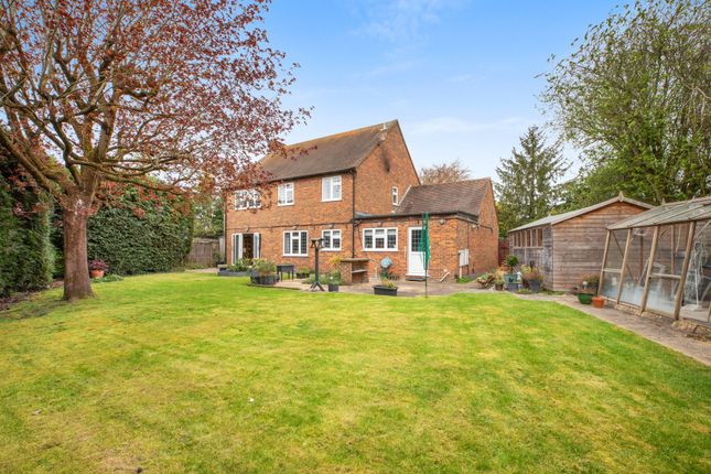 1 Yew Tree Close, Aylesbury photo 4