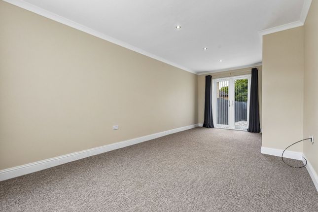 22, Cairneymount Avenue, Falkirk photo 2