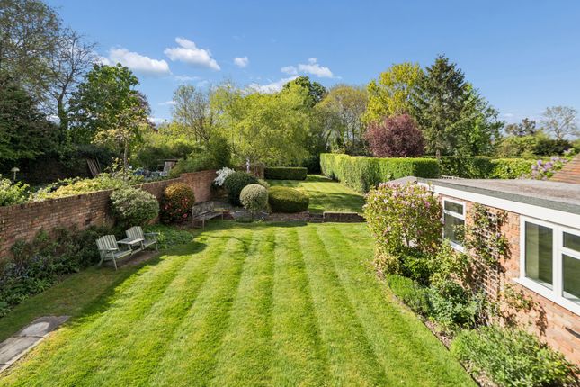 40, Kingsway, Gerrards Cross photo 2